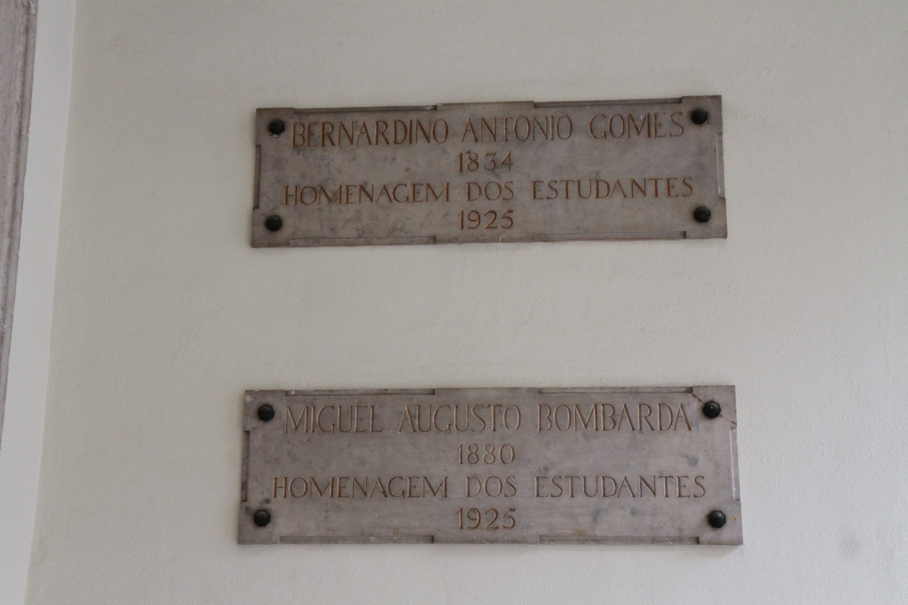 Migueal Bombarda's memorial tablet, NOVA Facultade de Ciencias Medicas, Lisbon - 01.JPG